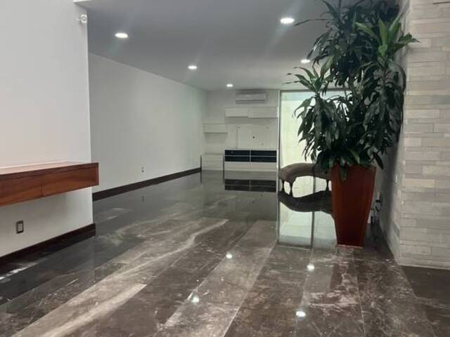#117 - Casa para Venta en Guadalajara - JC