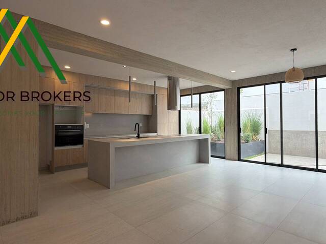 #123 - Casa para Venta en Zapopan - JC