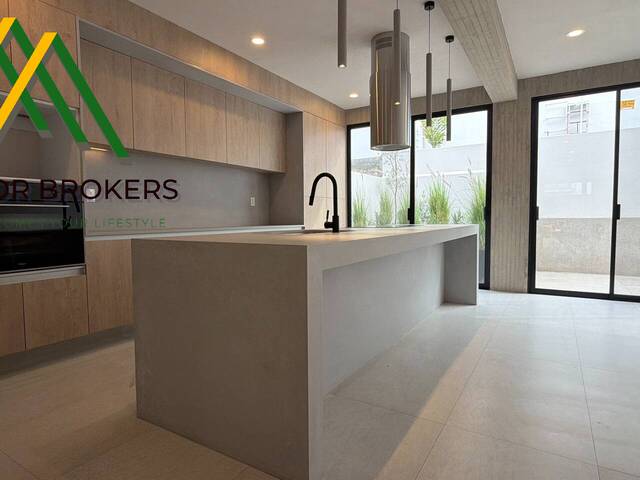 #123 - Casa para Venta en Zapopan - JC