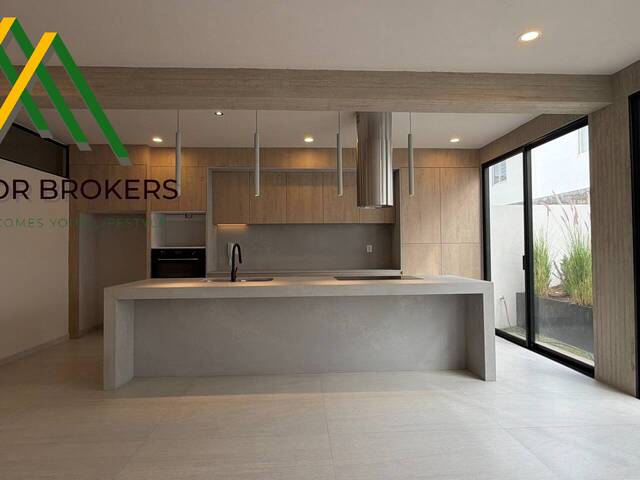 #123 - Casa para Venta en Zapopan - JC