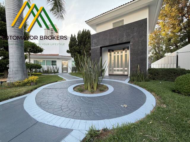 #140 - Casa para Renta en Zapopan - JC