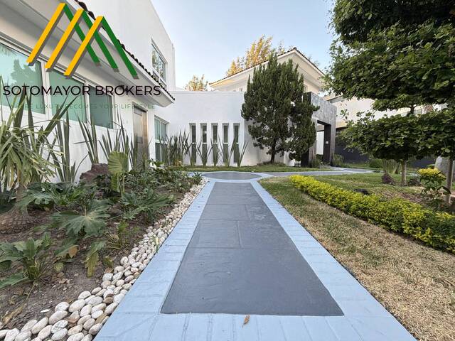 #140 - Casa para Renta en Zapopan - JC