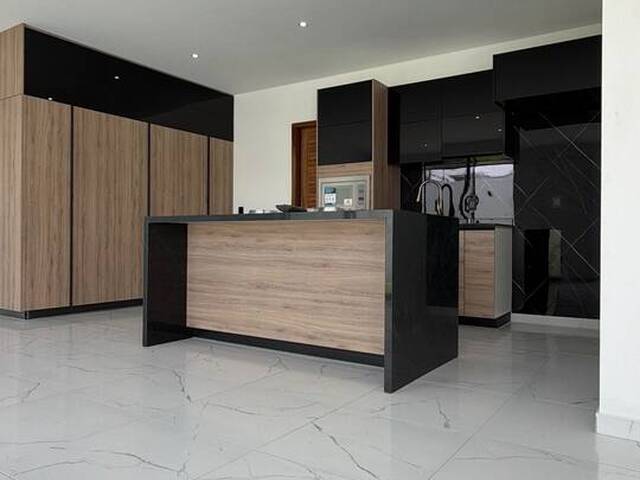 #143 - Casa para Venta en Zapopan - JC