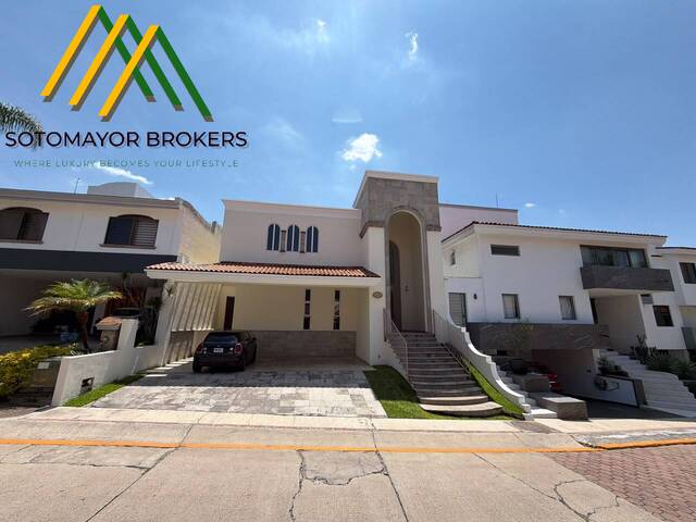 #179 - Casa para Venta en Zapopan - JC