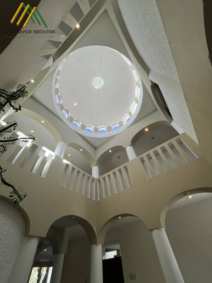 RESIDENCIA DE LUJO EN VENTA FRACCIONAMIENTO PUERTA DE HIERRO