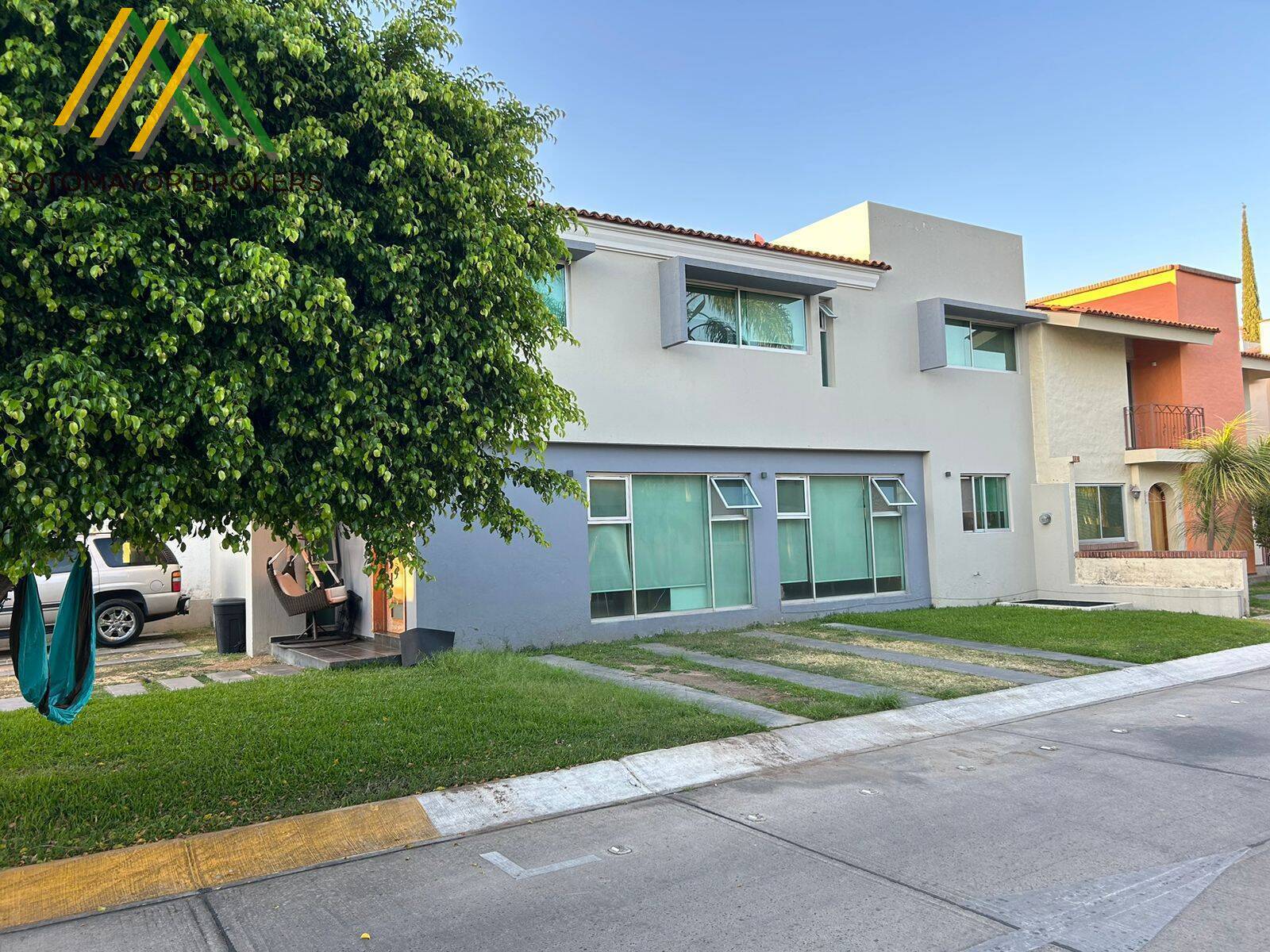 CASA EN VENTA JARDIN REAL EN COTO 206 M2