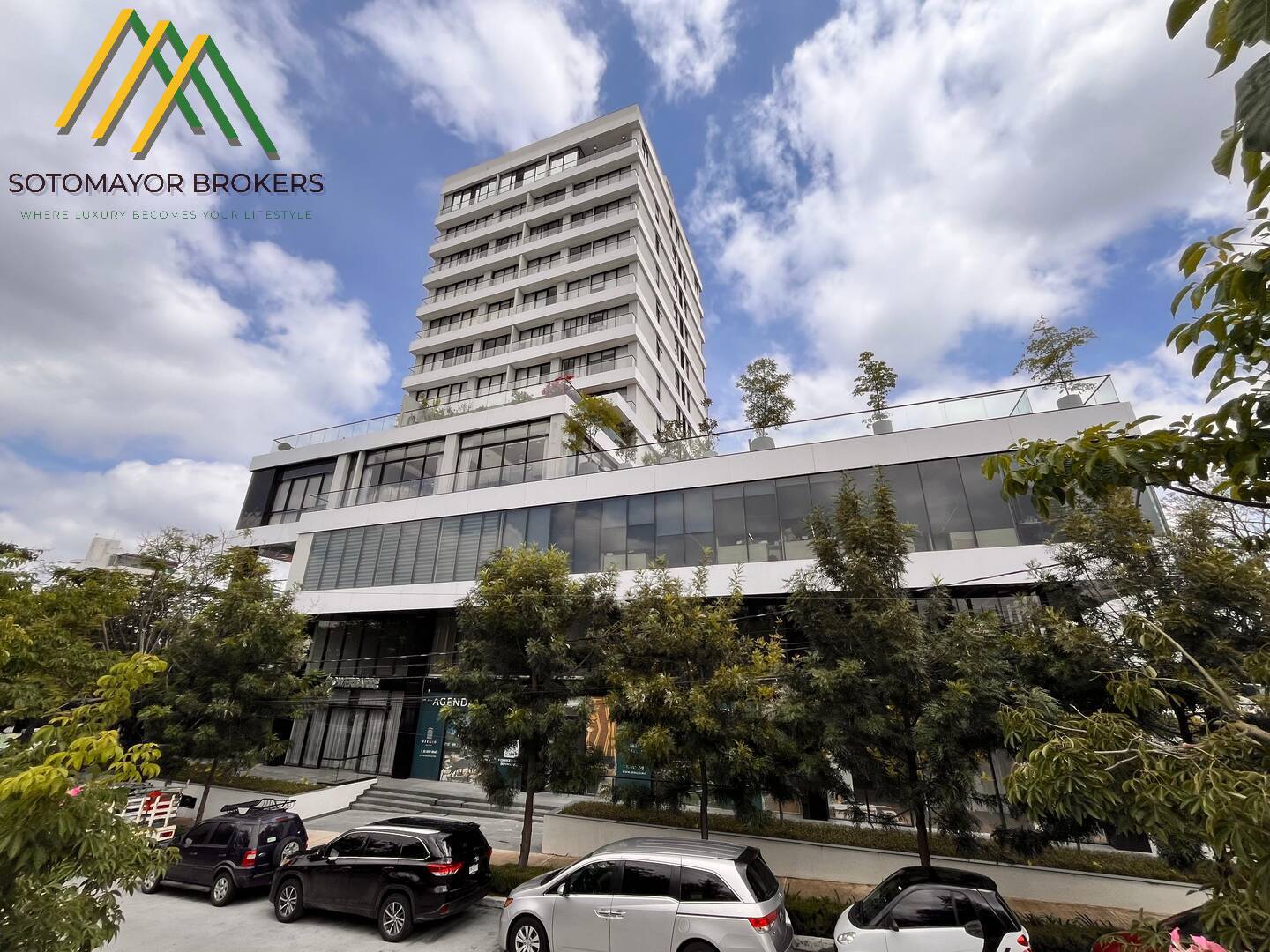 LOCAL COMERCIAL EN RENTA TORRE BERILIO SQUARE PROVIDENCIA