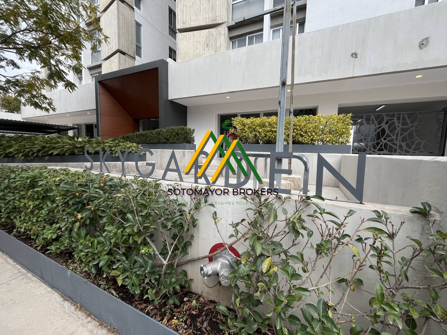 LOCAL COMERCIAL EN VENTA TORRE SKY GARDEN CD. GRANJA