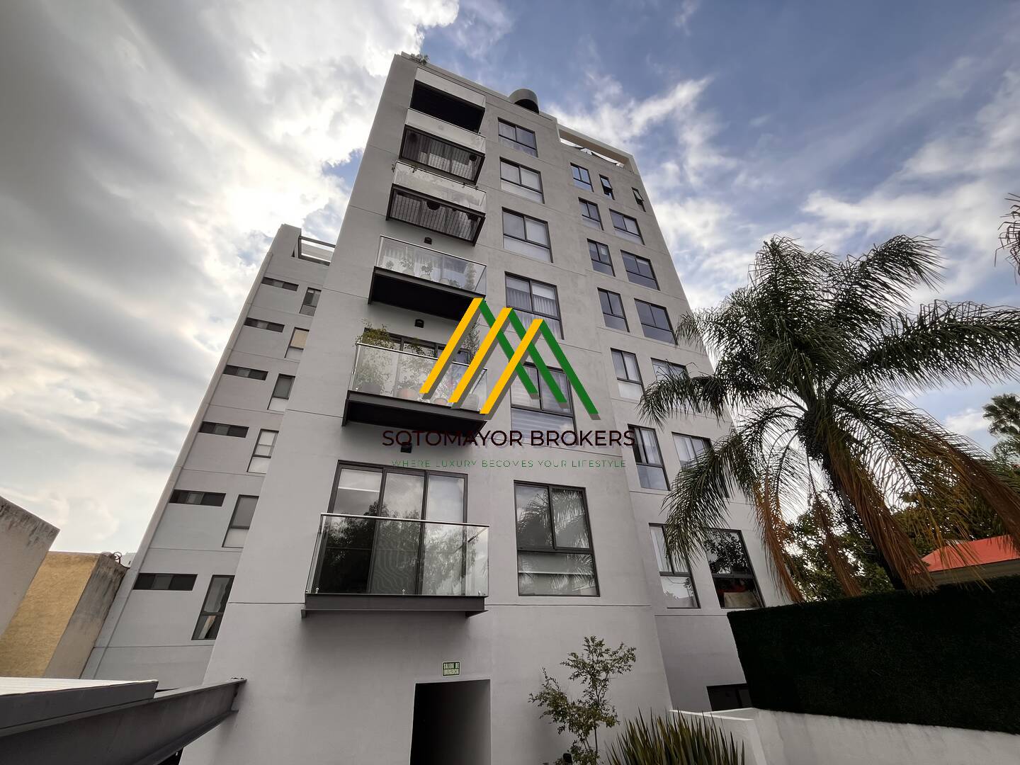 DEPARTAMENTO DE LUJO EN RENTA CON ROOFTOP PRIVADO SKY COLOMOS PROVIDENCIA