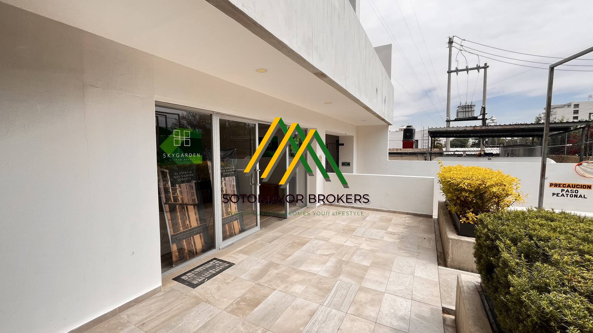 LOCAL COMERCIAL EN VENTA SKY GARDEN CD.GRANJA LOCAL 2
