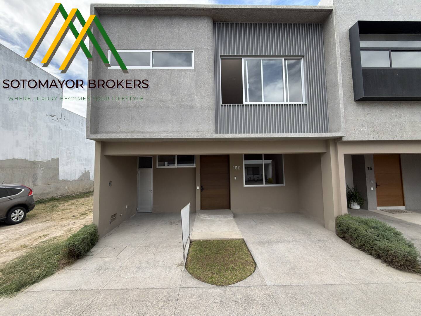 CASA NUEVA EN VENTA EN SOLARES – COTO SANTILLANA 6